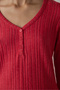 طقم بيجامة حرارية بتأثير حراري وياقة على شكل حرف V من Red Cozy Time - 4