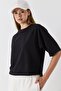 Women's Crew Neck Two Thread Crop Blouse Black - 3