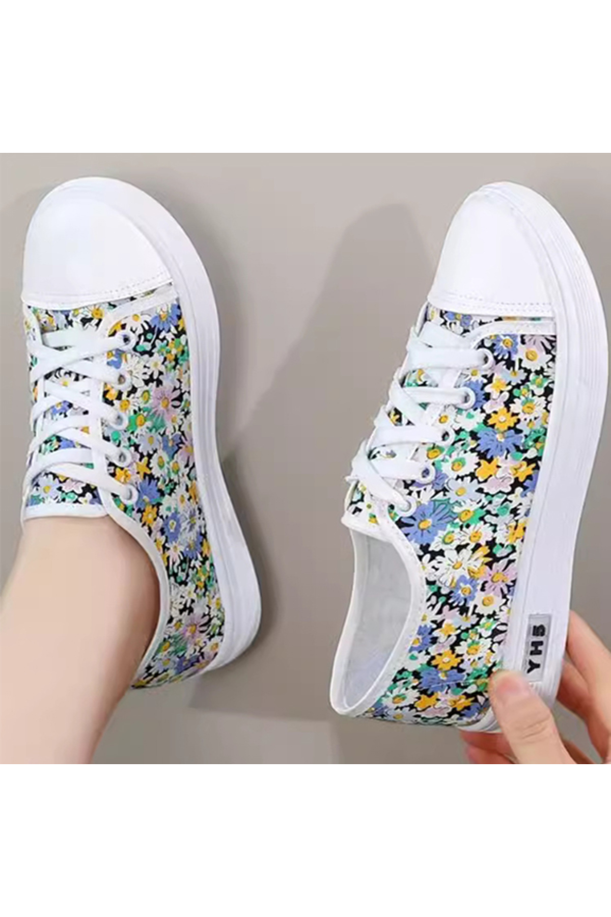 Women's Multicolor Floral Canvas Low-Top Sneakers - 2
