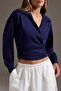 Lacivert Soft/Yumuşak Dokunuşlu Kruvaze Polo Yala Bele Oturan Crop Örme Sweatshirt TWOAW27SW00026 - 3