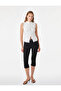 Slim Fit Mandarin Qipao Collar Sleeveless Fancy Buttoned Lace Blouse