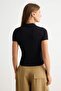 Siyah Baskılı Fitted Polo Yaka Standart Kol Pamuk Ribana Örme Bluz TWOSS26BZ01065 - 4