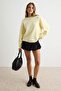 Açık Sarı Kalın İçi Polarlı Dikiş Detaylı Oversize/Geniş Kesim Örme Sweatshirt TWOAW27SW00121 - 2
