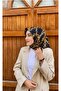 وشاح حريري بنمط سلسلة باللون الأزرق الداكن IST 3568