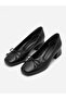 Short-Heeled Shoes with Bows