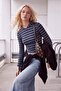 Siyah Çizgili Fitted/Vücuda Oturan Kapüşonlu Crop Viskonlu Esnek Örme T-Shirt TWOAW27TS00046 - 3