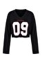Black V-Neck Slogan Printed Crop Knitted Sweatshirt Twoaw27Sw00200
