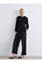 Esvab • Modern & Distinctive Women's Trousers with a Drawstring Waist and a Shiny Look - 2