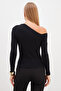 Asymmetric Collar Off-The-Shoulder Slim Fit Blouse - 6