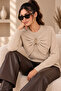 Stylish Knitwear Sweater with Pearl Bow Detail