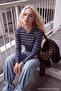 Siyah Çizgili Fitted/Vücuda Oturan Kapüşonlu Crop Viskonlu Esnek Örme T-Shirt TWOAW27TS00046