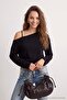 Siyah Omuz Detaylı Asimetrik Yaka Oversize/Geniş Kesim Beli Lastikli Örme Sweatshirt TWOAW27SW00080 - 2
