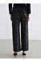 Esvab • Modern & Distinctive Women's Trousers with a Drawstring Waist and a Shiny Look - 5