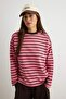 Pembe Çizgili Oversize/Geniş Kesim Bisiklet Yaka İnce Örme Sweatshirt TWOAW23SW00326