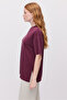 Women's Oversized T-Shirt with Side Slits - 3