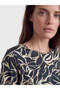 Esvab • Modern & Distinctive Zero Roba Collar Embroidered Women's T-Shirt - 4