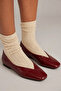 Nares Women's Red V-Neck Stitched Detailed Blunt Toe Comfortable Flat Ballerinas - 7