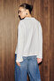 Niven women's snap-closure long sleeve white t-shirt - 5