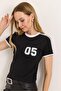 Black Lycra Single Jersey Fabric Crew Neck Short Sleeve Crop Form Stripe Detailed T-Shirt - 2