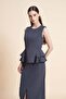 Fitted Sleeveless Blouse - 3