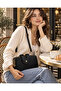 Women's Three-Compartment Shoulder and Crossbody Bag with Adjustable Strap and Gold Accessories 21X11X8 cm - 8