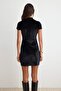 Siyah Çin Düğme Detaylı Bodycon/Vücuda Oturan Kısa / Mini Kadife Örme Elbise TWOAW27EL00141 - 5