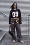 Siyah V Yaka Slogan Baskılı Crop Örme Sweatshirt TWOAW27SW00200 - 2
