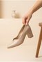 V Cut Heeled Shoes - 3