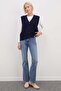 Buttoned V-Neck Knitwear Vest - 4