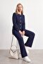 Buttoned suit with belt - 4