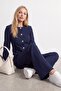 Buttoned suit with belt - 3