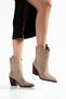 Women's Cowboy Boots - Pointed Toe with Sewing Detail and Thick Heel - 6