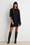 Siyah Bodycon/Vücuda Oturan Pelerinli Kayık Yaka Midi Esnek Örme Elbise TWOAW27EL00186