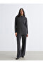 Esvab • Modern & Distinctive Women's Knitwear Trousers with a Drawstring Waist and a Shiny Look