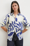 Flam patterned v-neck shirt blue