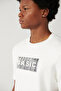 Men's White Soft Touch Hologram Printed Crew Neck Regular Fit T-Shirt A41Y1335 - 2