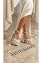The Heel and Platform Are Wider Than 15.5cm. Off-White Leather. - 2