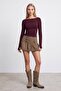 Boat neck finger pass basic blouse