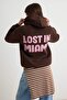 Kahverengi Kalın İçi Polarlı Slogan Standart Kalıp Kapüşonlu Örme Sweatshirt TWOSS26SW00008 - 2