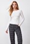 Boat neck finger pass basic blouse
