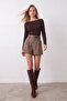 Boat neck finger pass basic blouse - 3