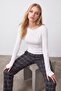 Boat neck finger pass basic blouse - 3