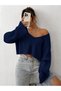 Weit geschnittener Strickpullover mit V-Ausschnitt