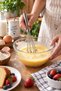 8 Bead-Tipped Metal Whisk with Chrome Handle Adjustable Egg Sauce Mixer 25 cm - 4