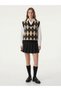 Women's Diamond Patterned V-Neck Sleeveless Sweater