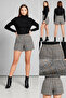 Women's Plaid Patterned Relaxed Fit Shorts - 2