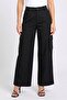 Women Regular Fit Plain Cargo Pants, Black