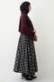 Kurzer, bordeauxroter Strickpullover mit weiten Ärmeln - 3