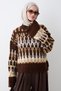 Selbstgemusterter brauner Strickpullover - 2