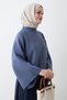 Kurzer Indigo-Crop-Strickpullover mit weiten Ärmeln - 5
